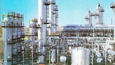 Oil workers vow to continue strike