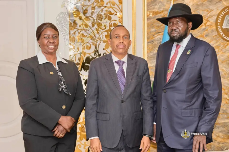 Kiir receives new IGAD envoy, discuss peace deal and election readiness